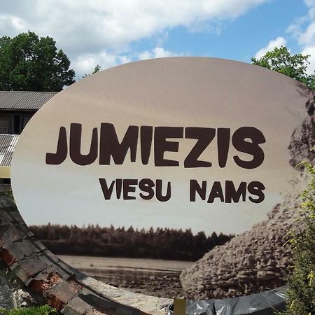 Guest House Jumiezis Pļaviņas المظهر الخارجي الصورة